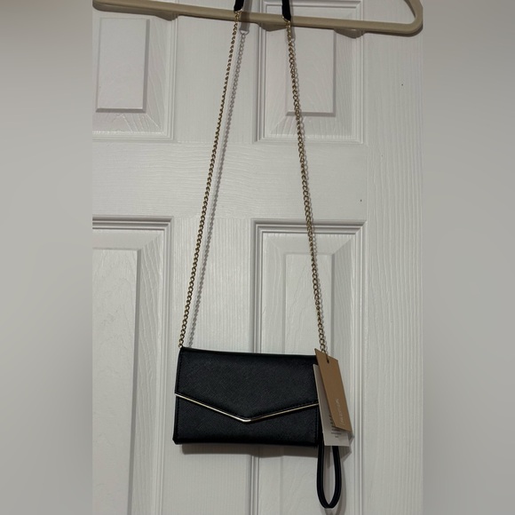 New with tags! Miztique “The Katherine”faux leather crossbody clutch! - Picture 4 of 16